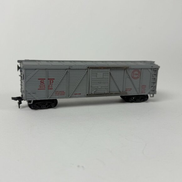 Three Vintage HO Scale Model Train Cars Burlington Western Maryland SP Line Toy - Picture 7 of 8